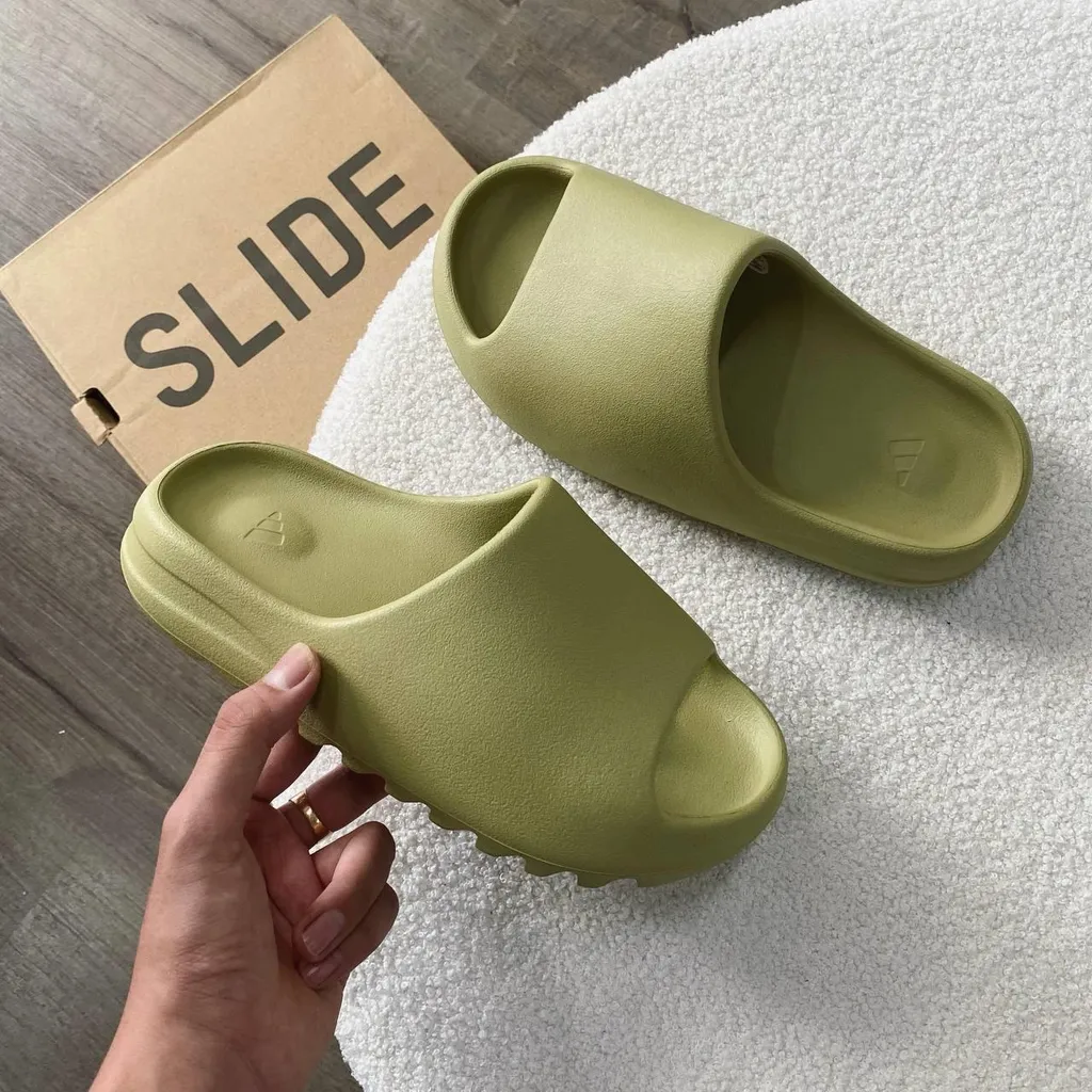 今年必備色) ADIDAS YEEZY SLIDE RESIN 果綠色酪梨綠拖鞋FZ5904 – GODA