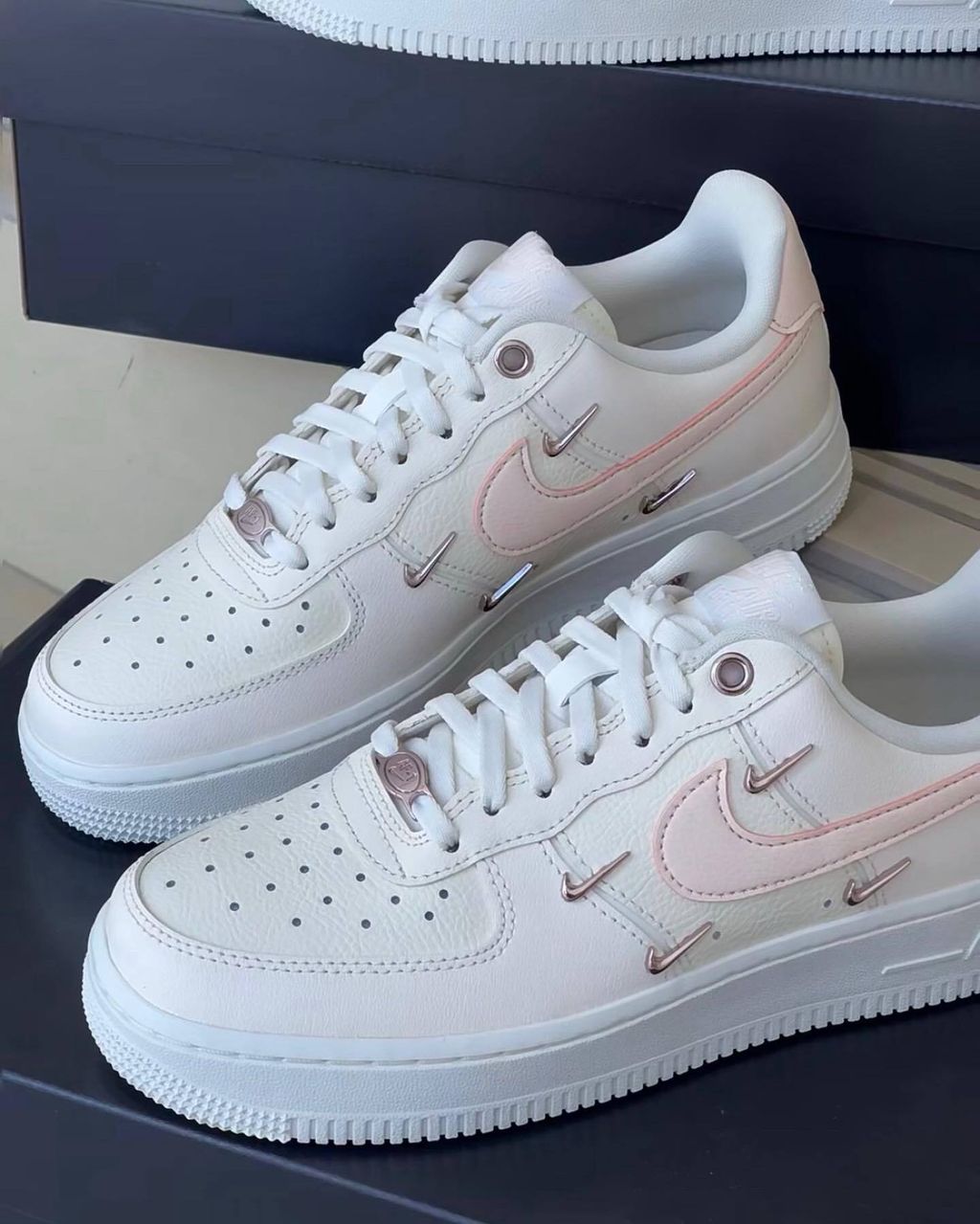 熱門鞋款) NIKE AIR FORCE 1 07 LX 櫻花粉四勾玫瑰金女鞋FV8110-181