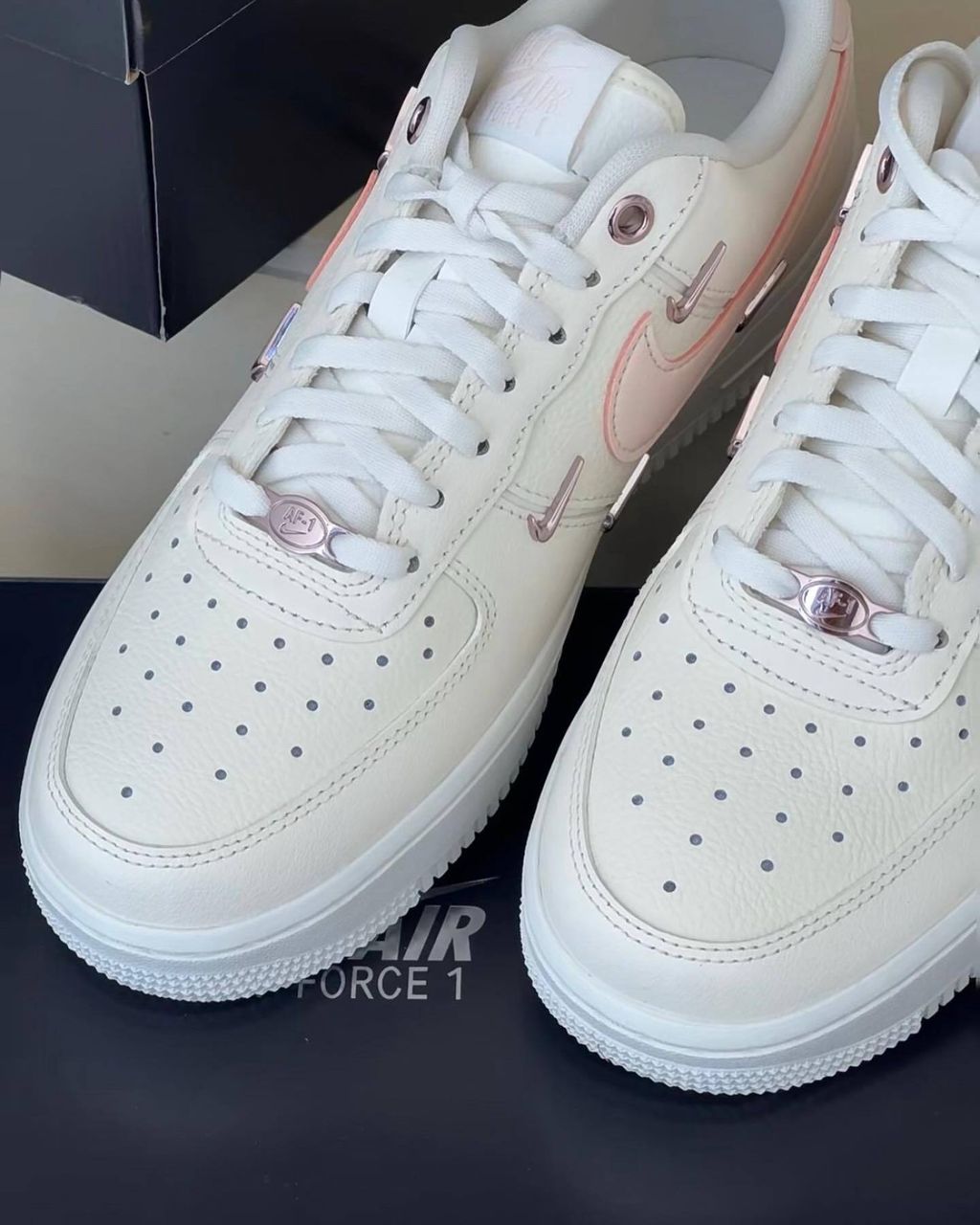 熱門鞋款) NIKE AIR FORCE 1 07 LX 櫻花粉四勾玫瑰金女鞋FV8110-181