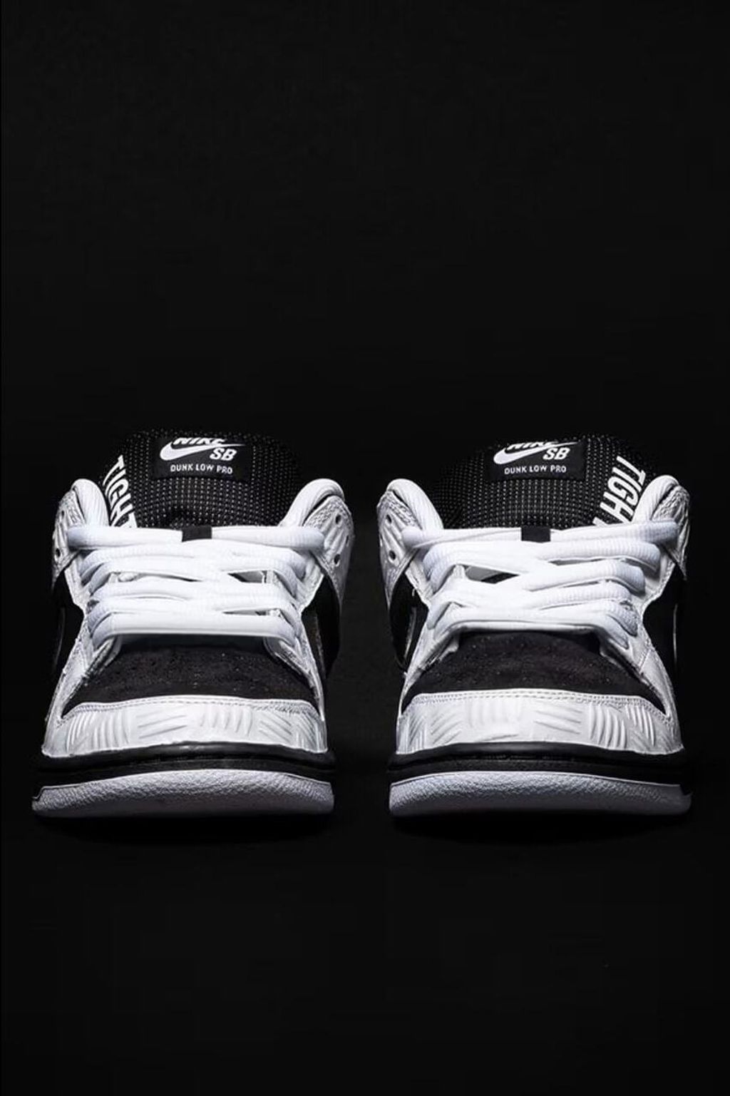 https___hypebeast.com_wp-content_blogs.dir_6_files_2023_07_tightbooth-nike-sb-dunk-low-fd2629-100-release-details-1-2