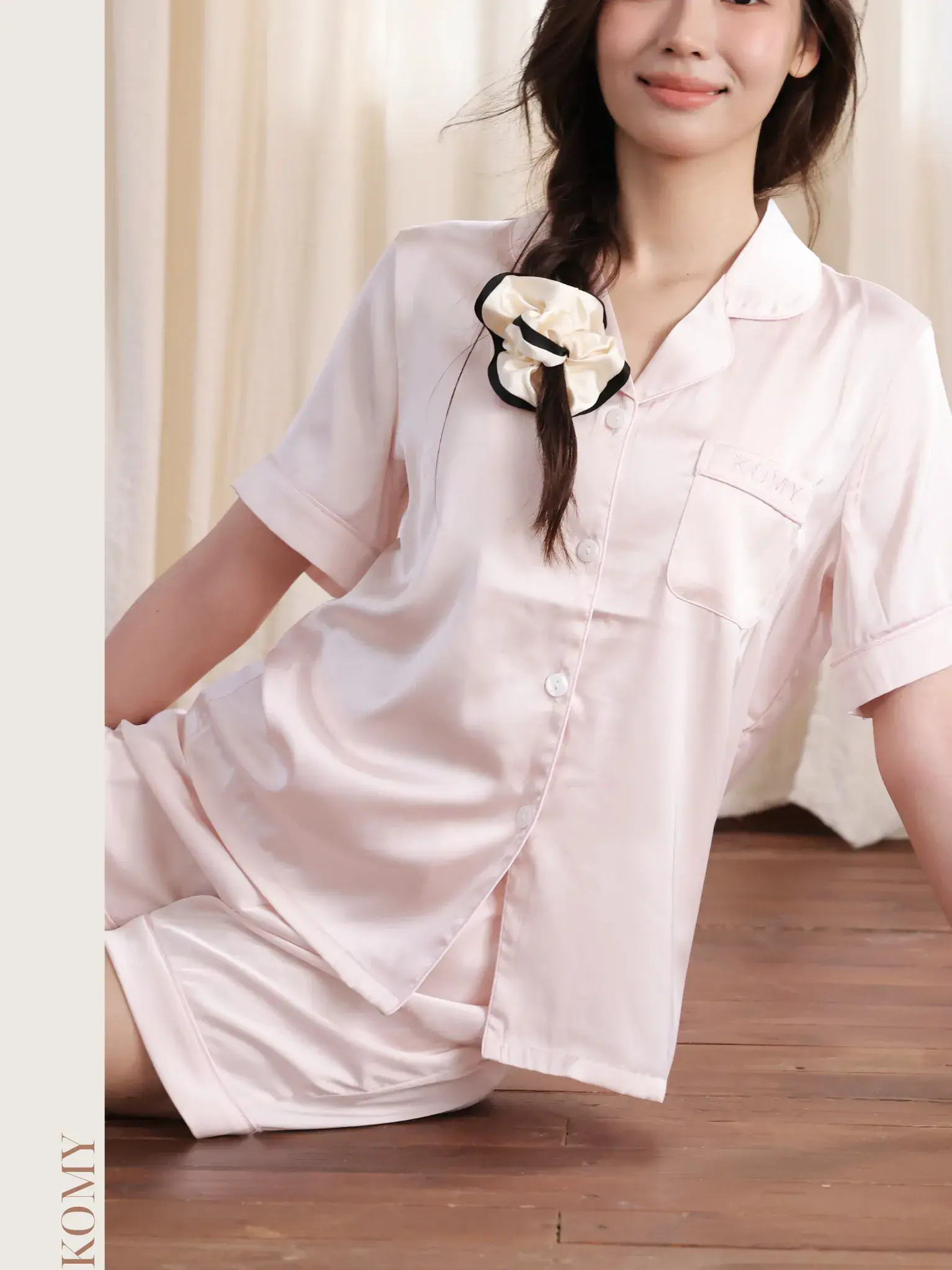 弯弯月牙 温柔收拢