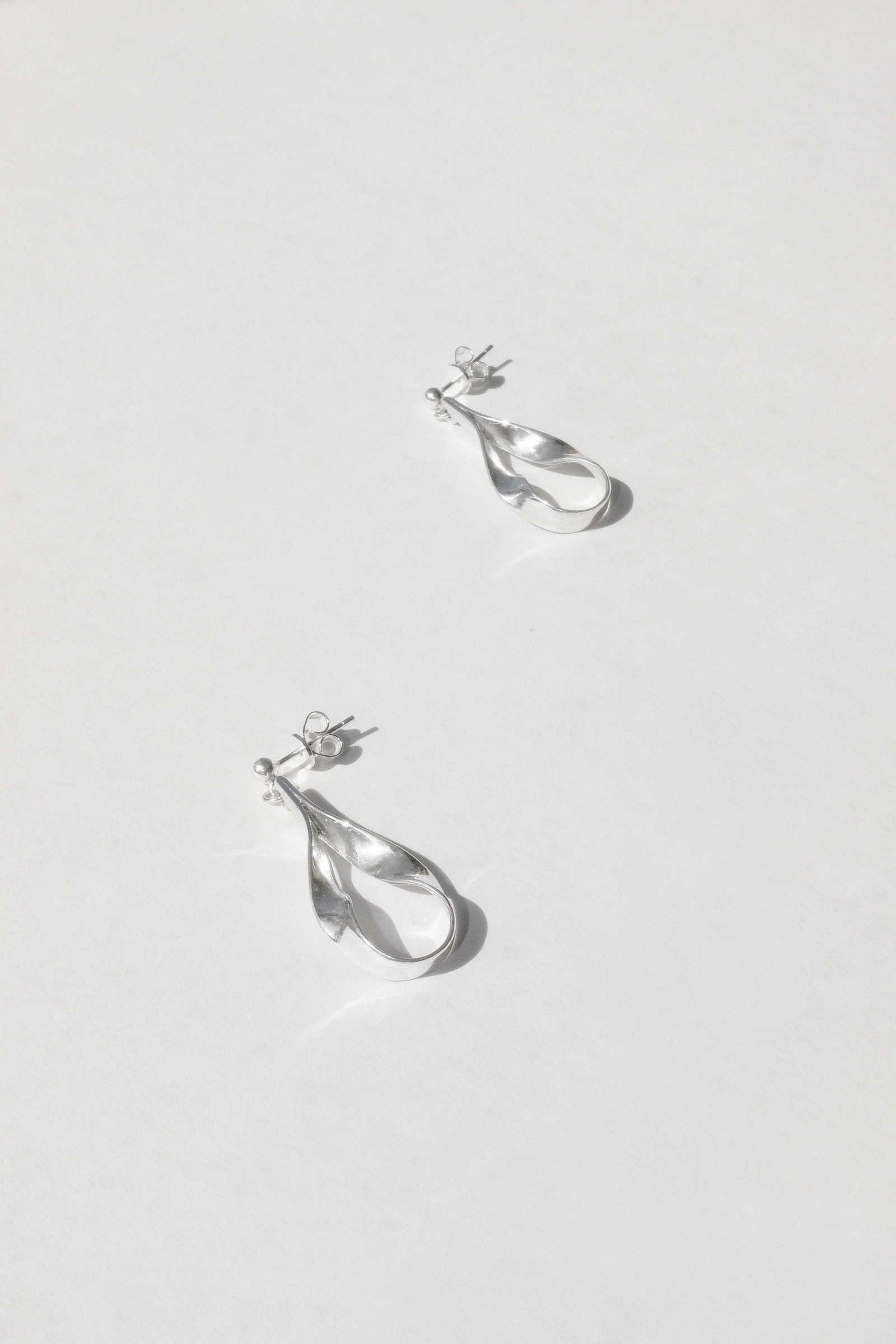 Flow Earring2.jpg