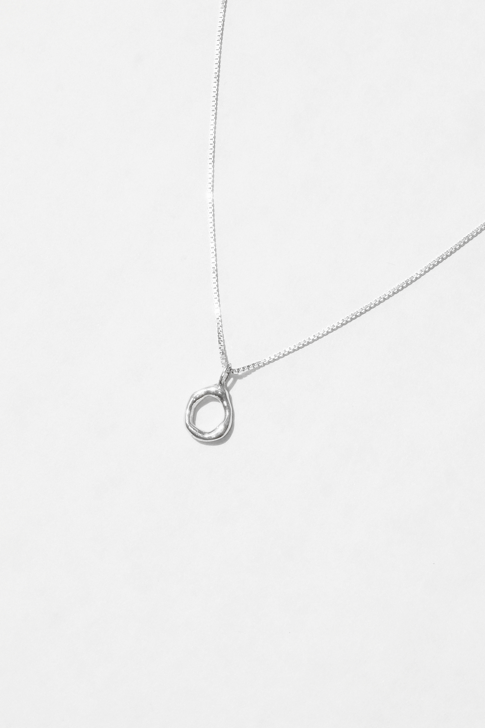 Circles Necklace拷貝.jpg