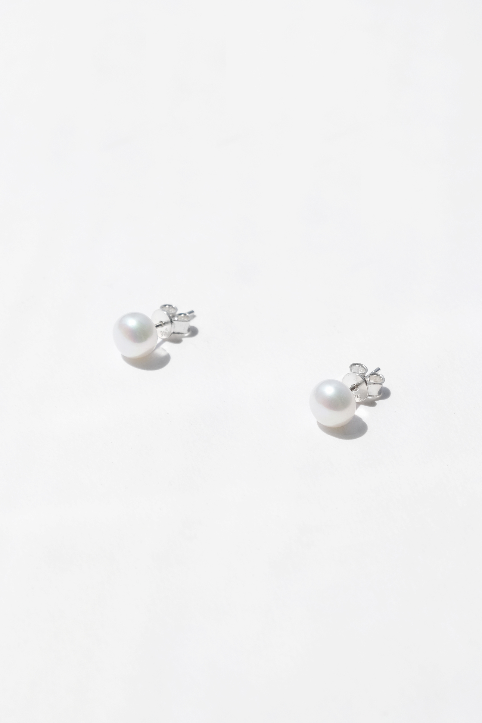 Big Pearl Studs2.jpg