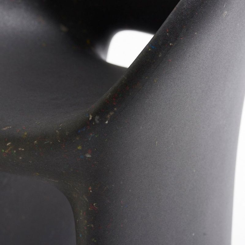 RichardArmchair_Black_Detail1_WE