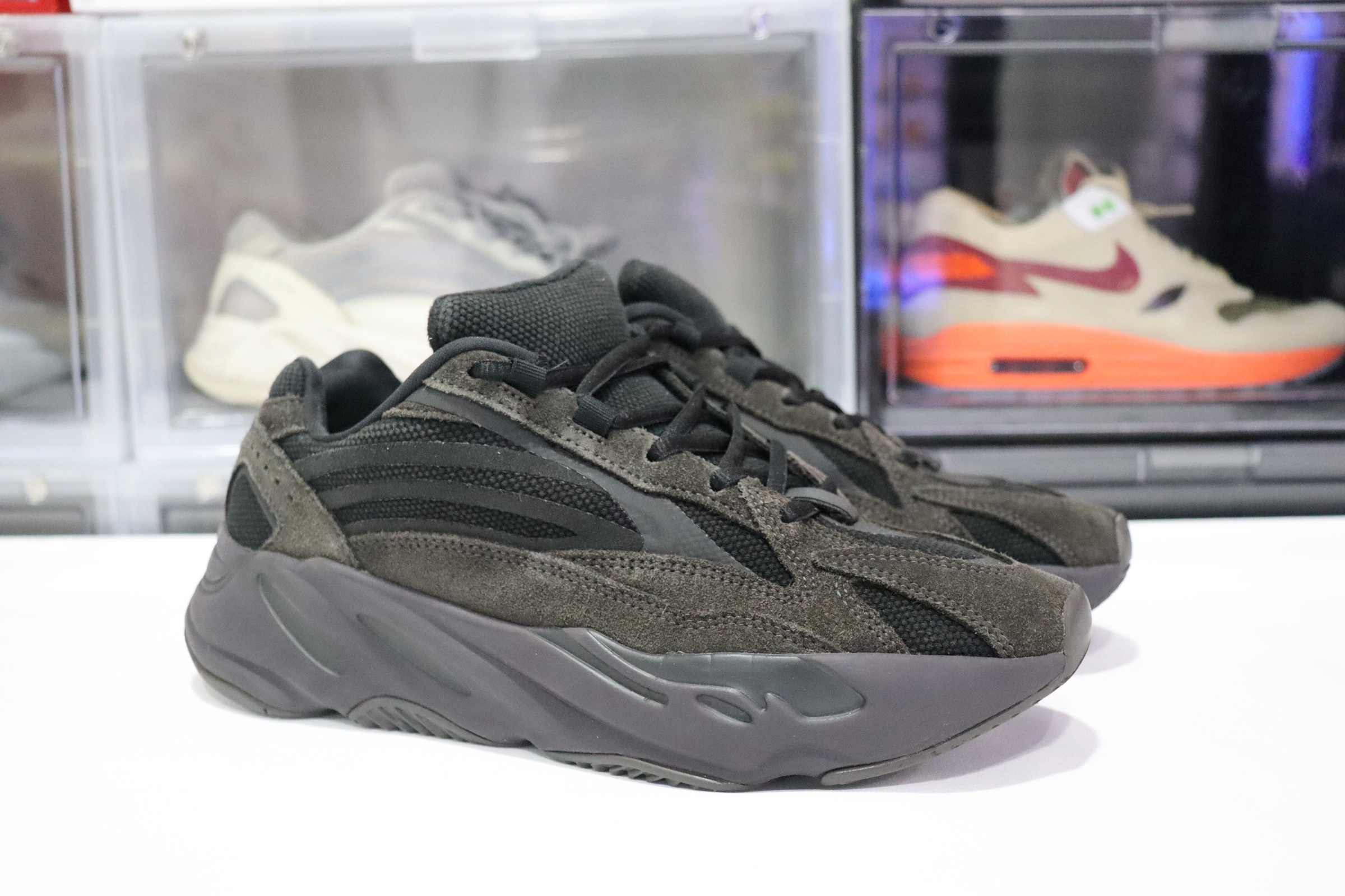 yeezy 700s vanta