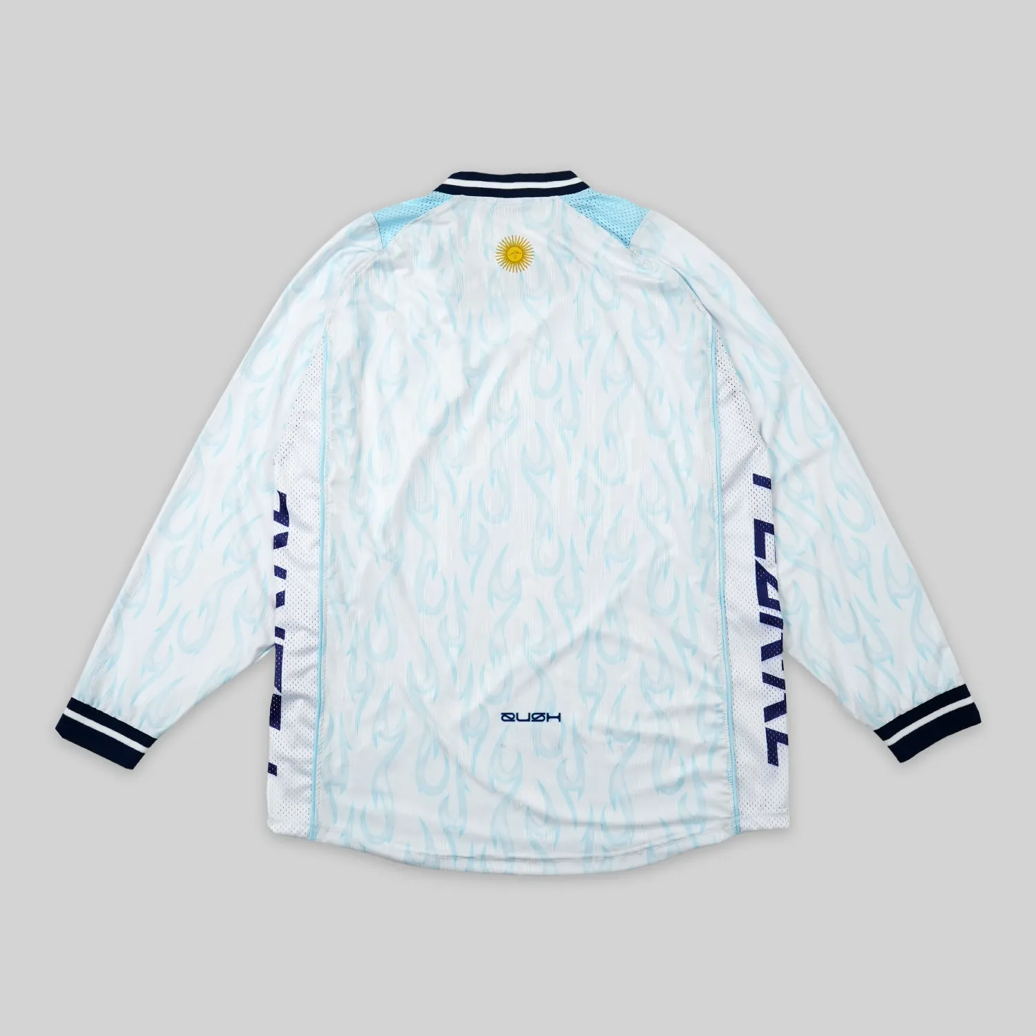 WHTBLU_LS[B]