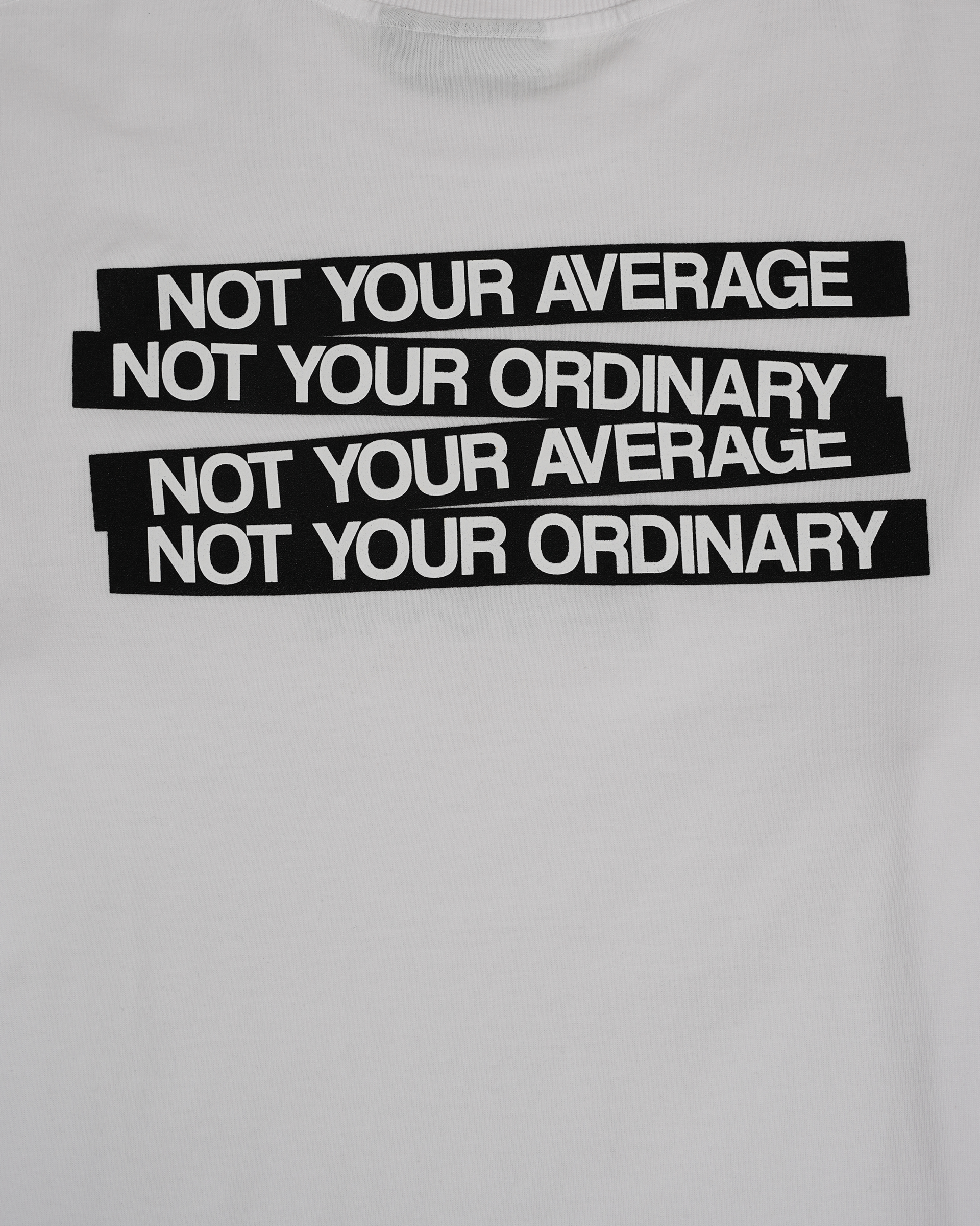 DMNSN TEE WHITE CLOSE UP BACK