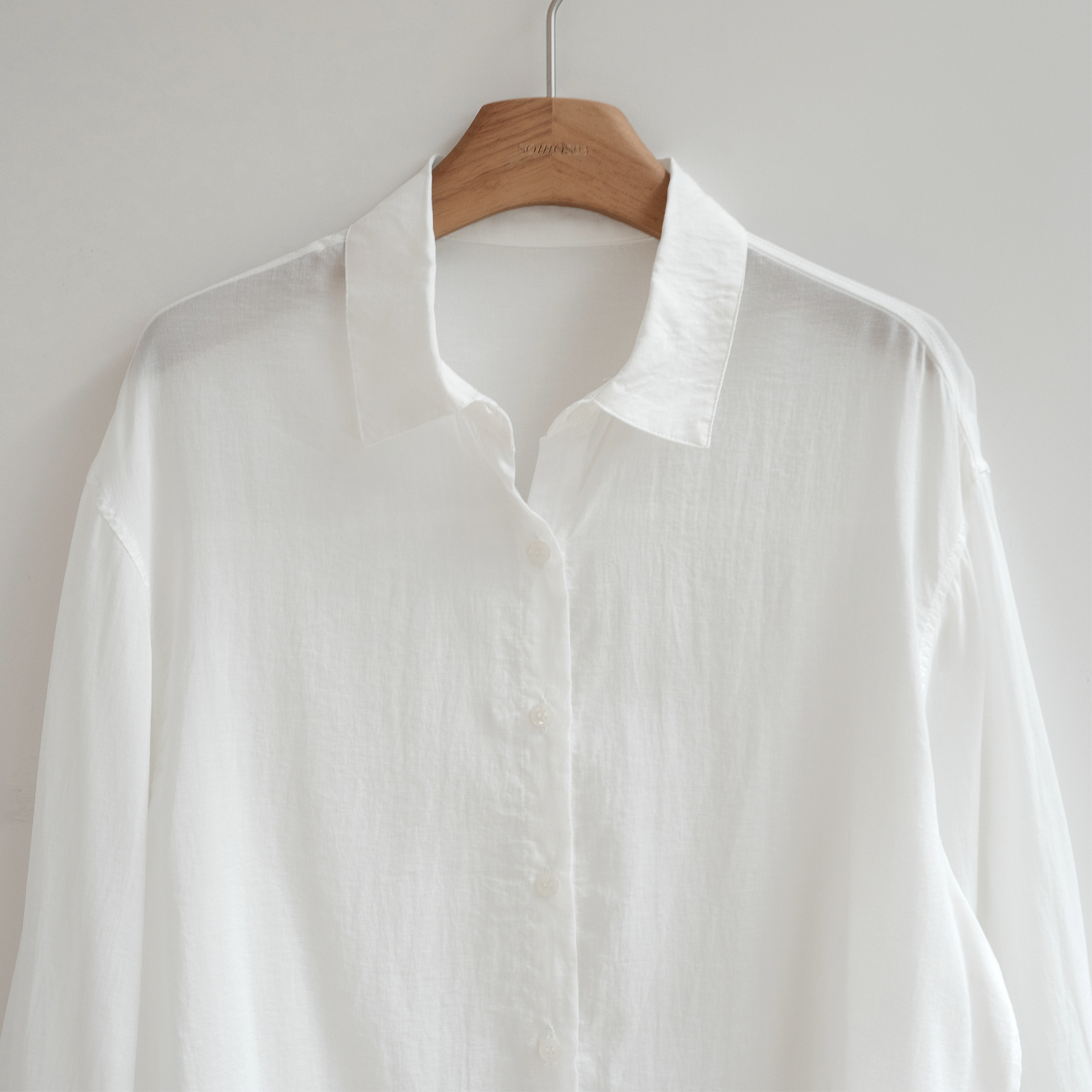 晨霧白 White