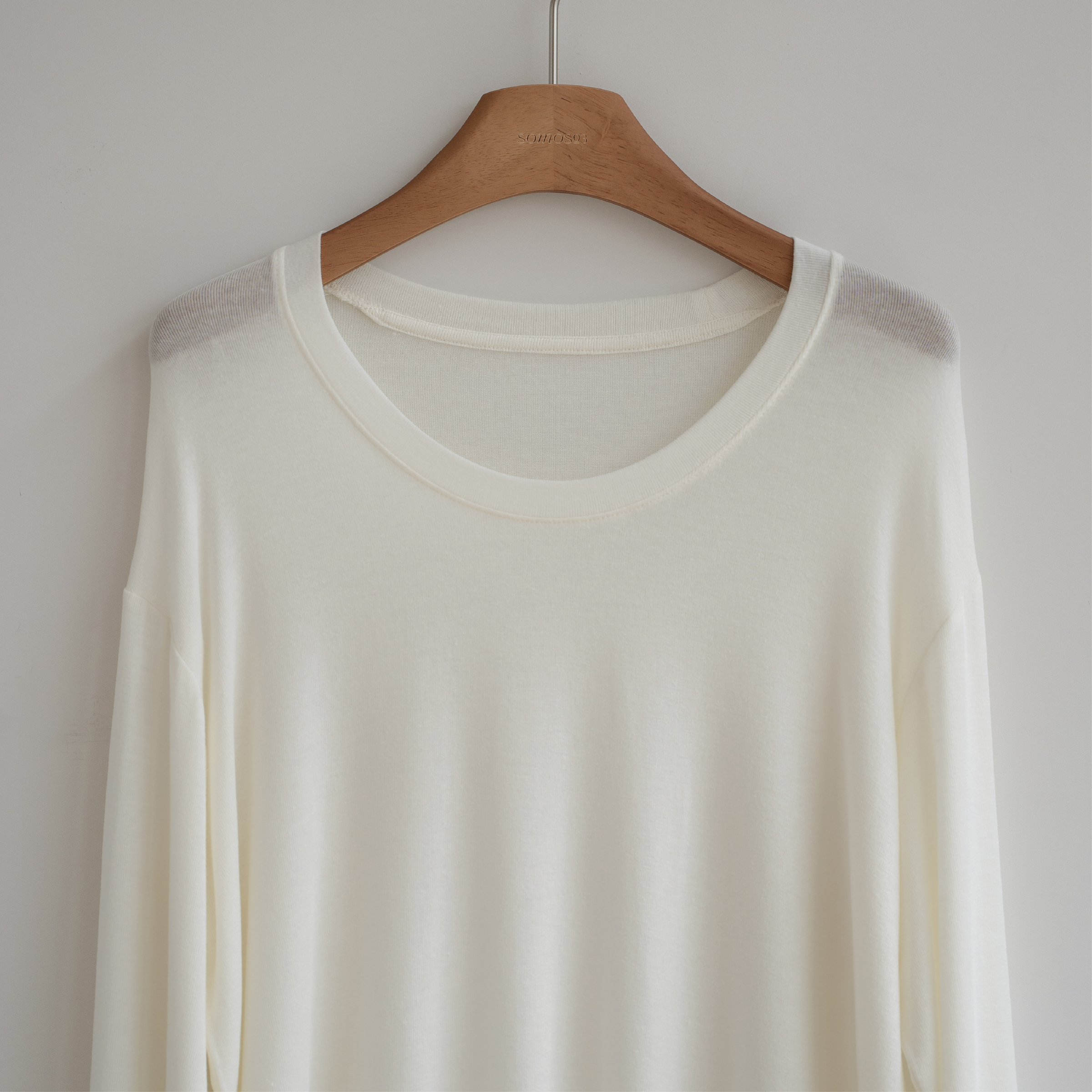 晨霧白 White