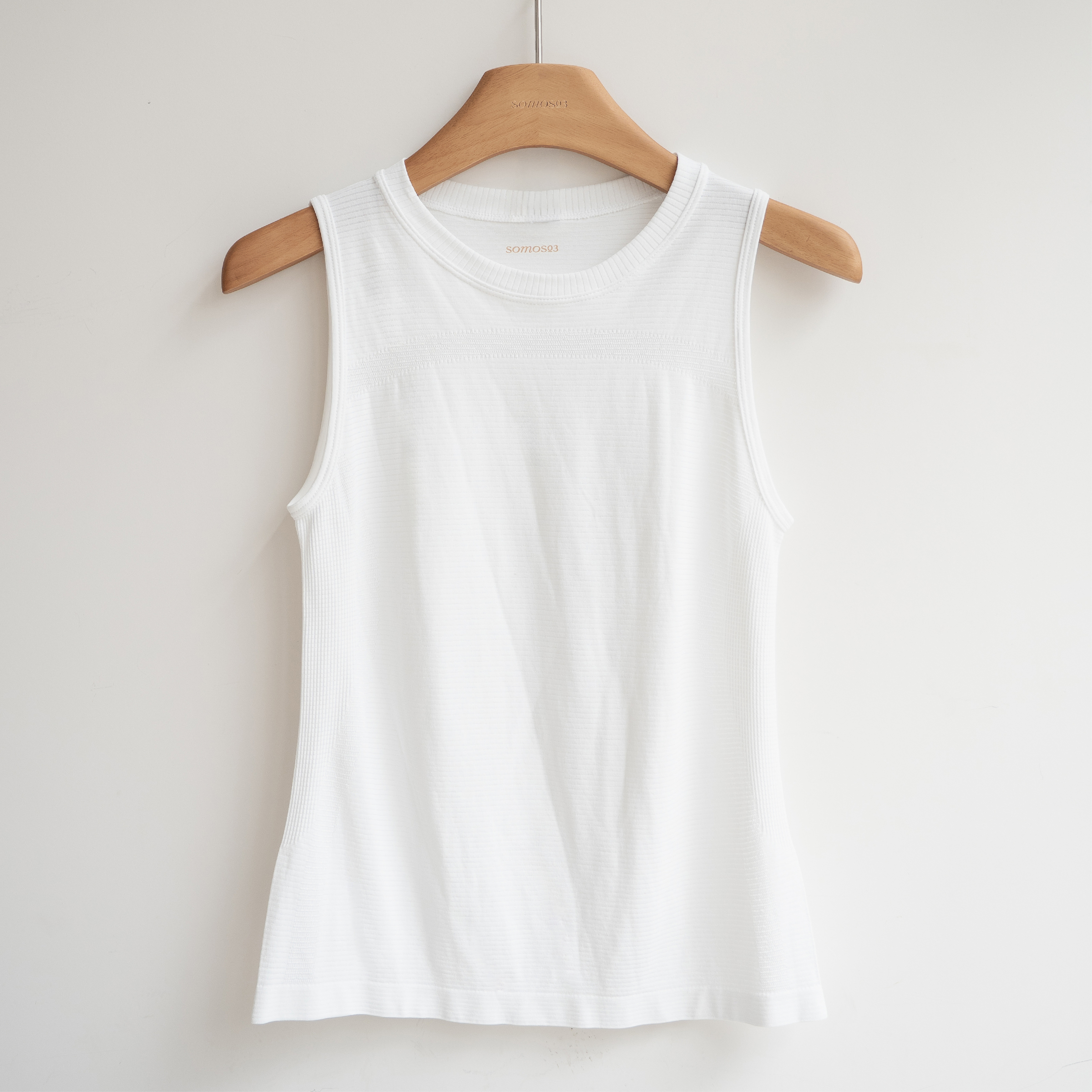 純淨白 White