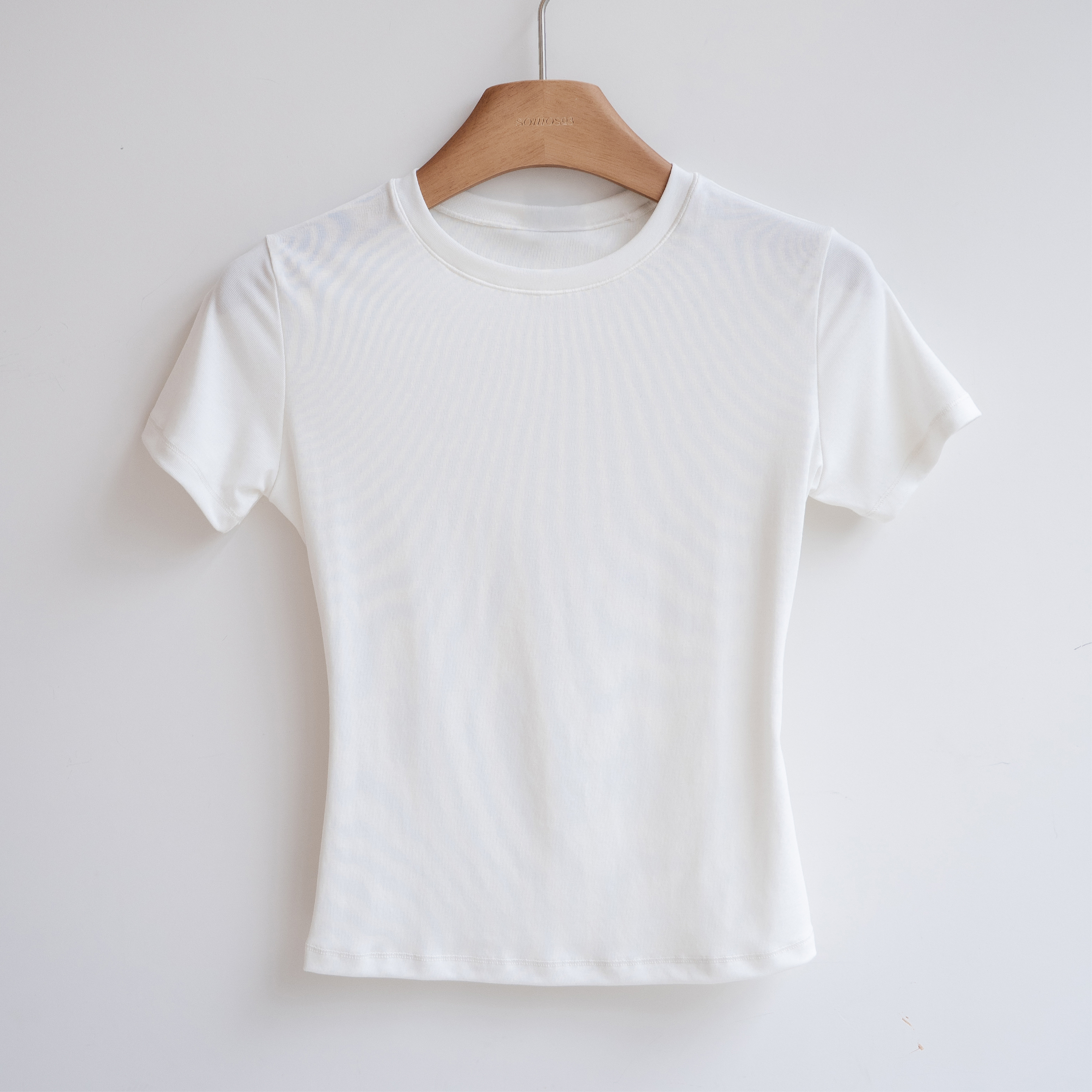 經典白 White