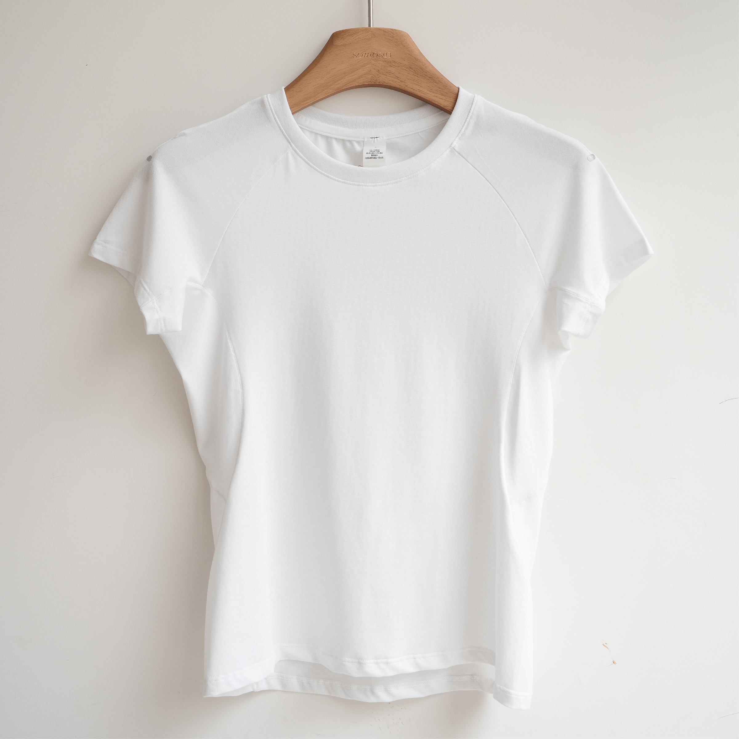 白 White