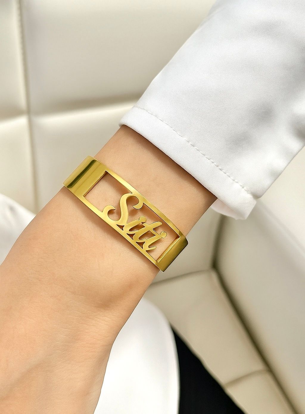 83D281C0-1921-4DC3-96D4-E36D60C403FE