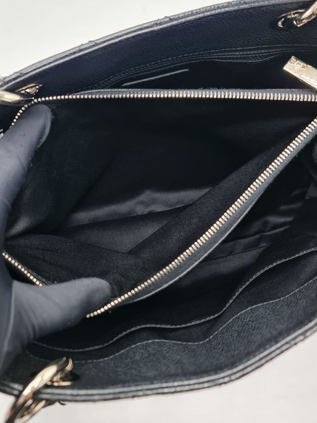 842f34ef-944f-42b1-882b-dd8a8f4c2ac3