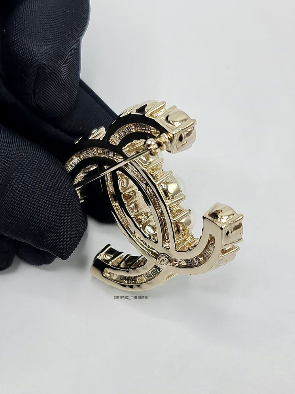 2e463476-fb2b-4a4a-97bf-82305df6c6a9