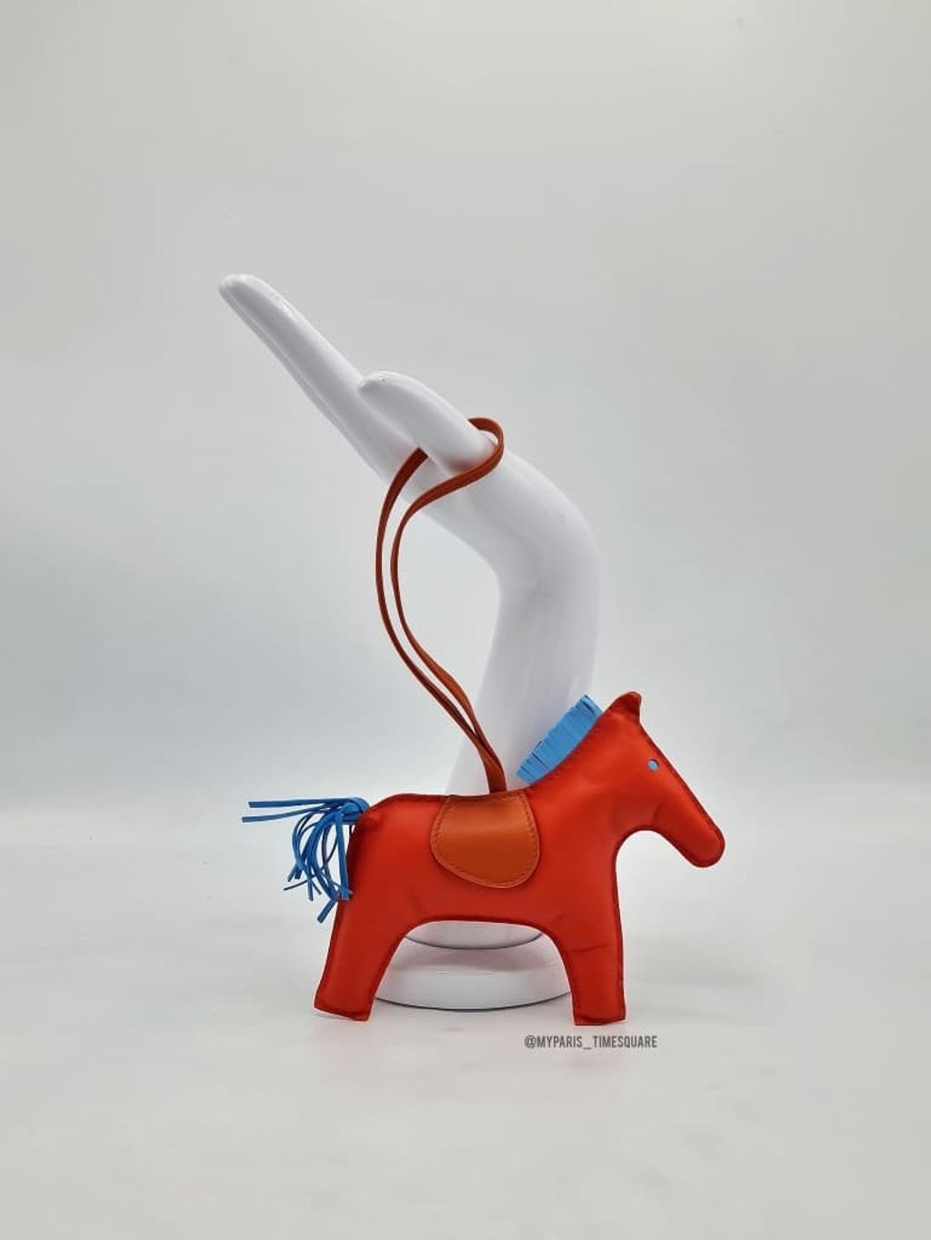 d01306a3-46f6-4797-ad38-5f5b7aeb2317