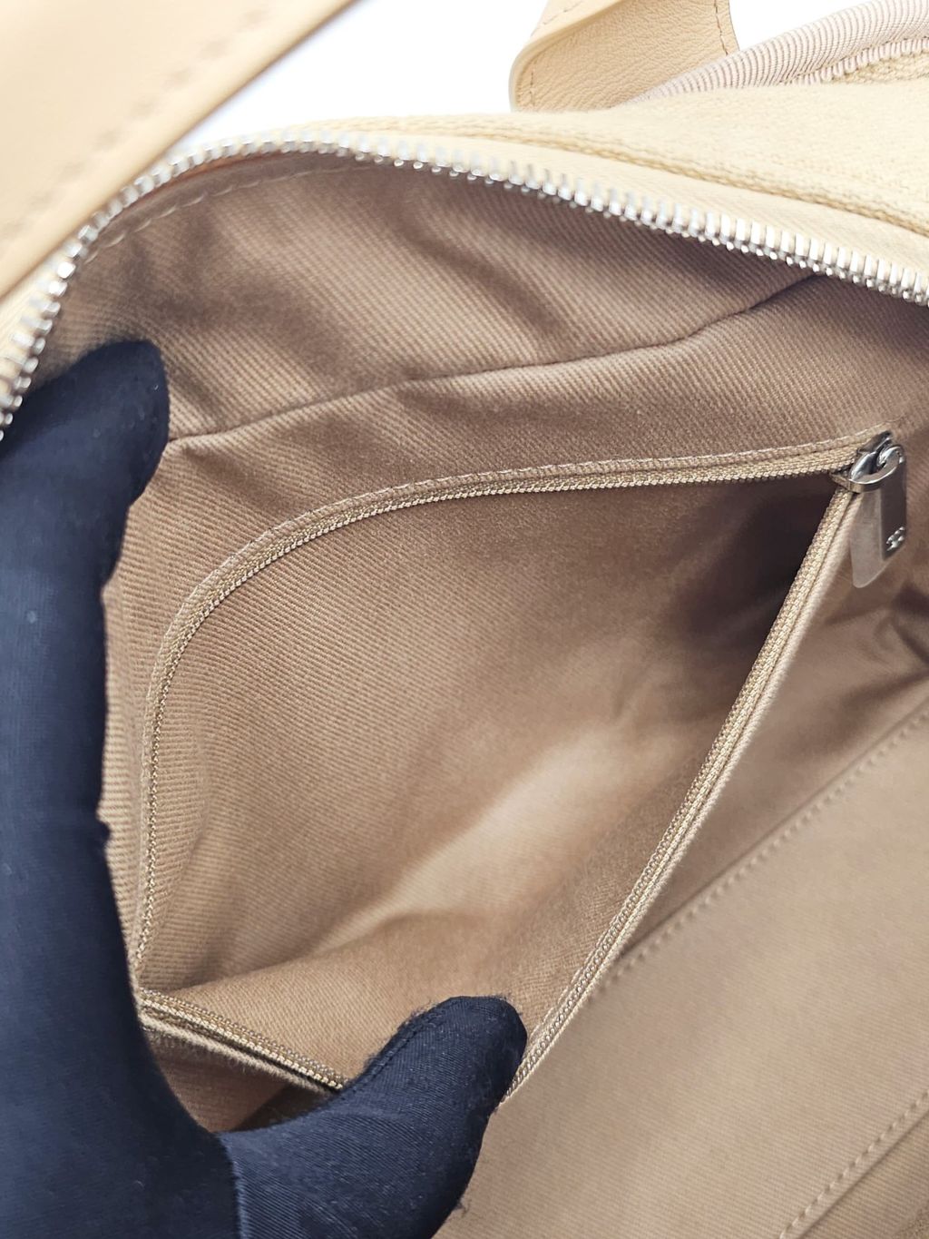 9e9d4856-5722-4965-bc1b-a32c2de4078a