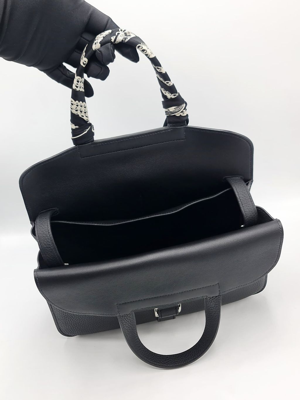 f4b429a3-b4f7-4e12-9beb-54ffcaf1d581