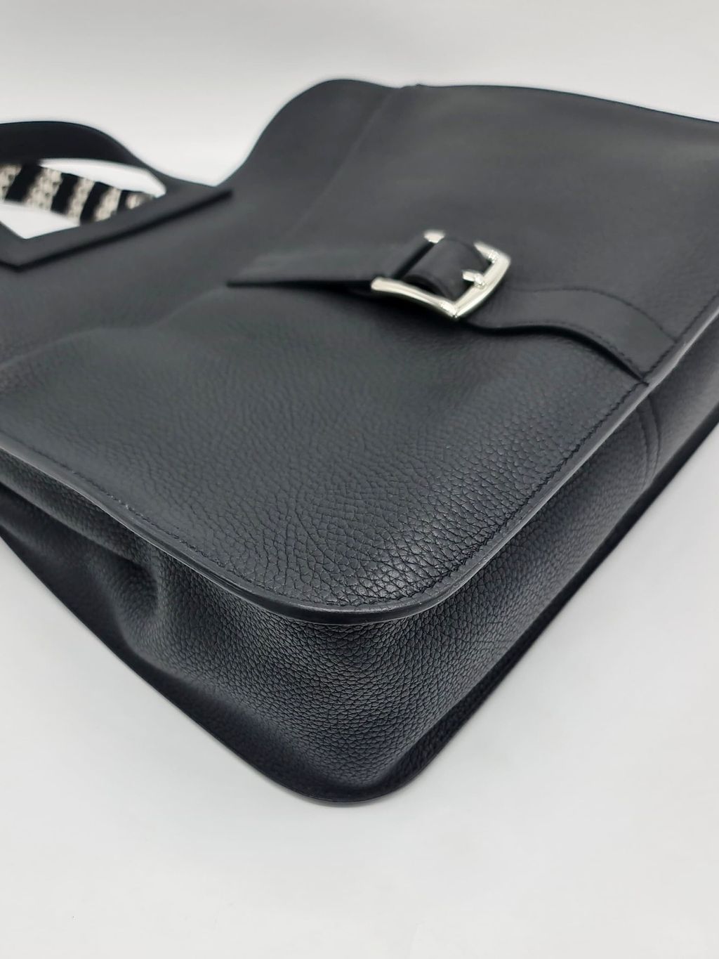 fb1c0bb9-b349-4c36-82a8-cfd1f04fff23