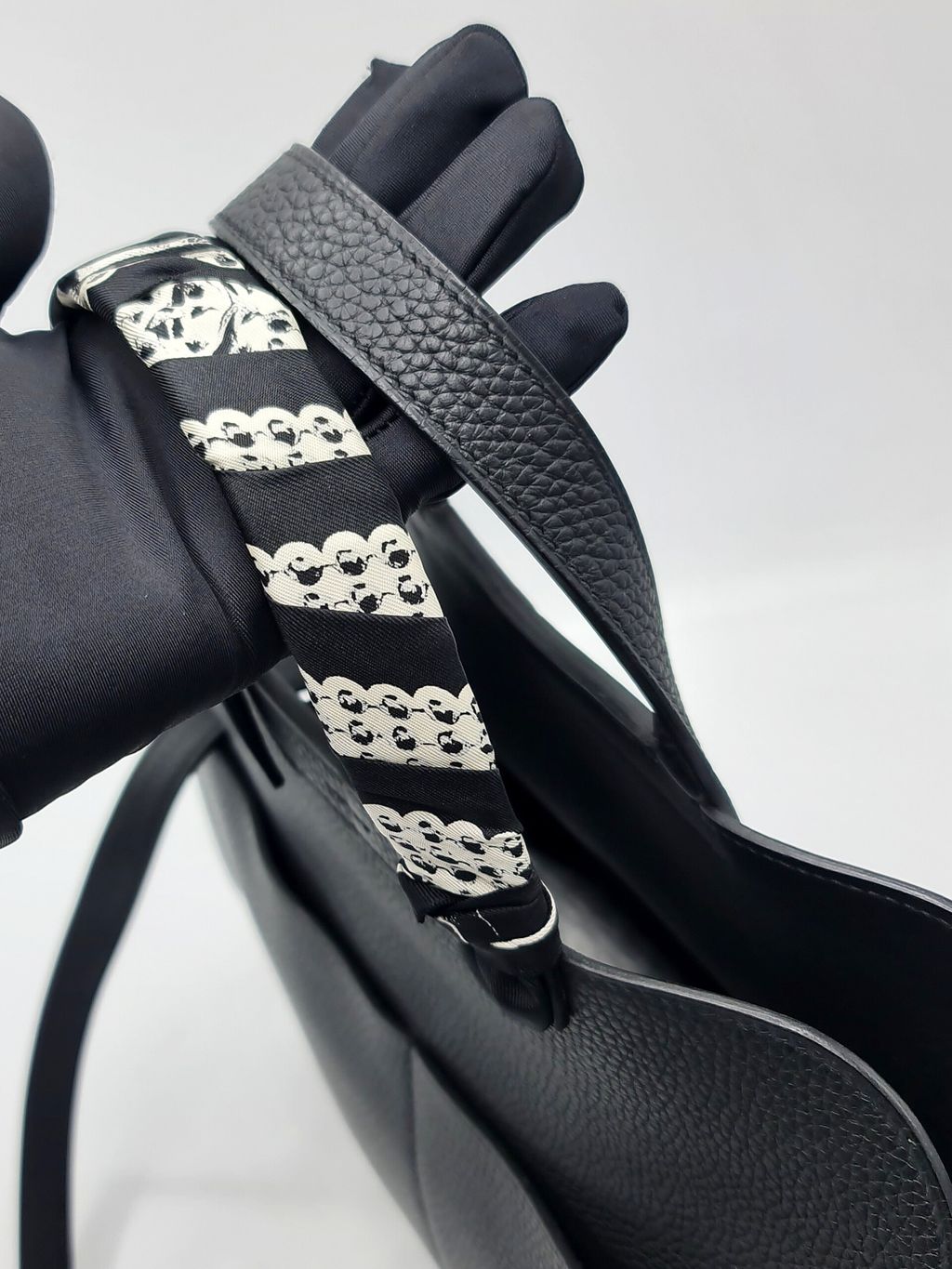 2ce103b5-77dc-487f-be71-24fc19d2daa3