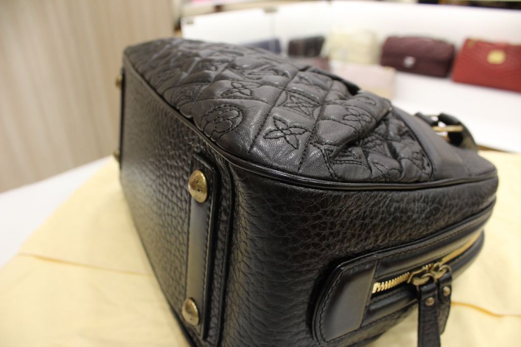 Louis Vuitton Vienna Mizi Black Leather ref.819468 - Joli Closet