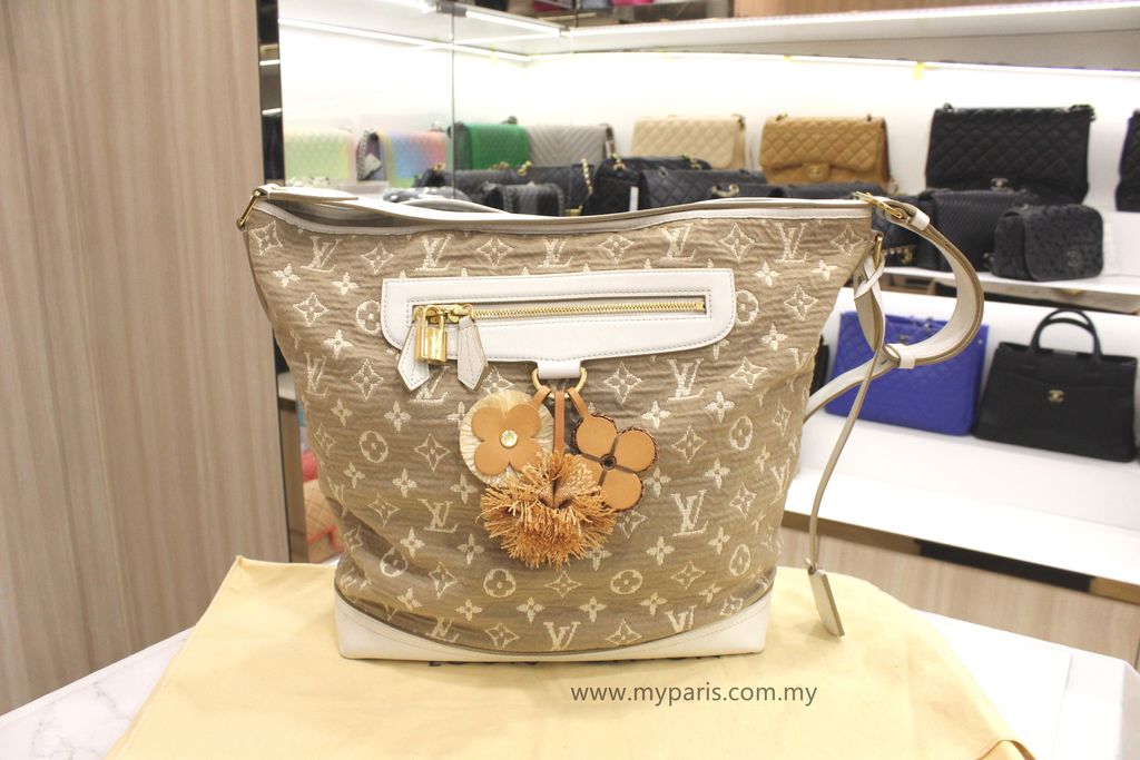 Louis Vuitton Sabbia Handbag 357375