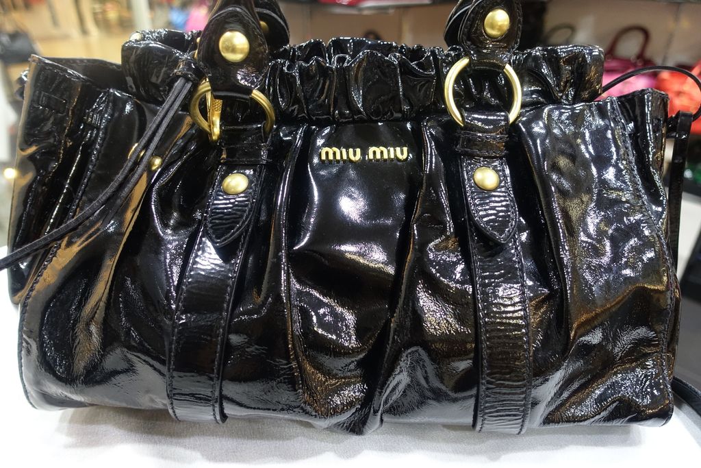 Miu Miu // Black Leather Vitello Bag – VSP Consignment