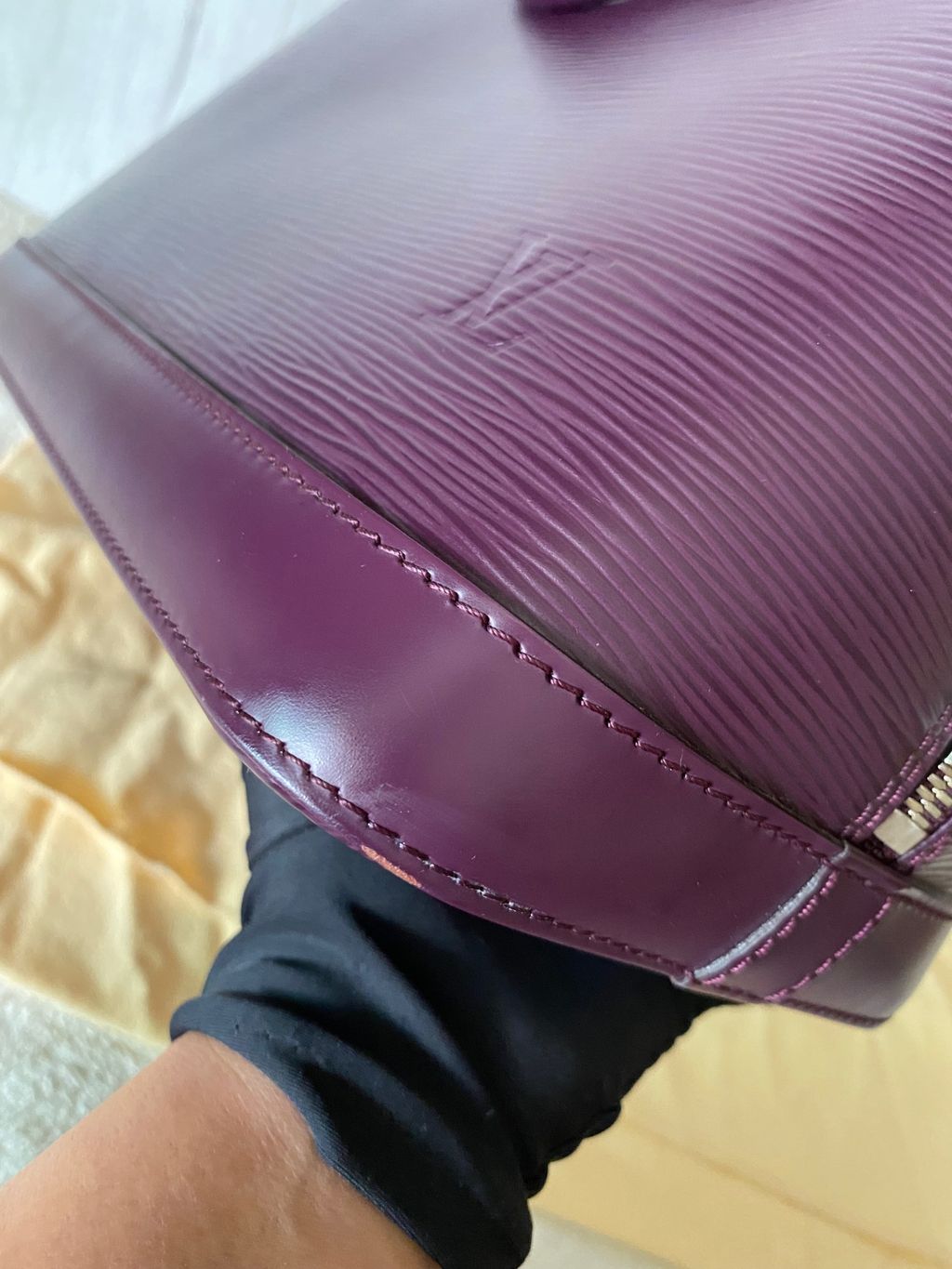 Louis Vuitton Purple Electric Epi Alma PM QJBHWE4PUF000