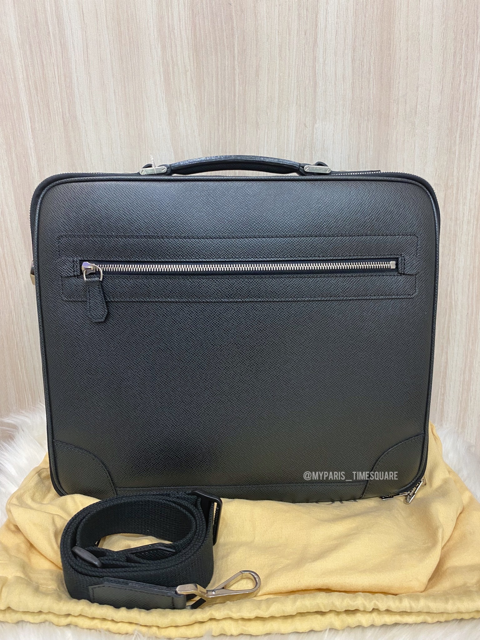 LOUIS VUITTON Taiga Odessa Briefcase Ardoise 24870