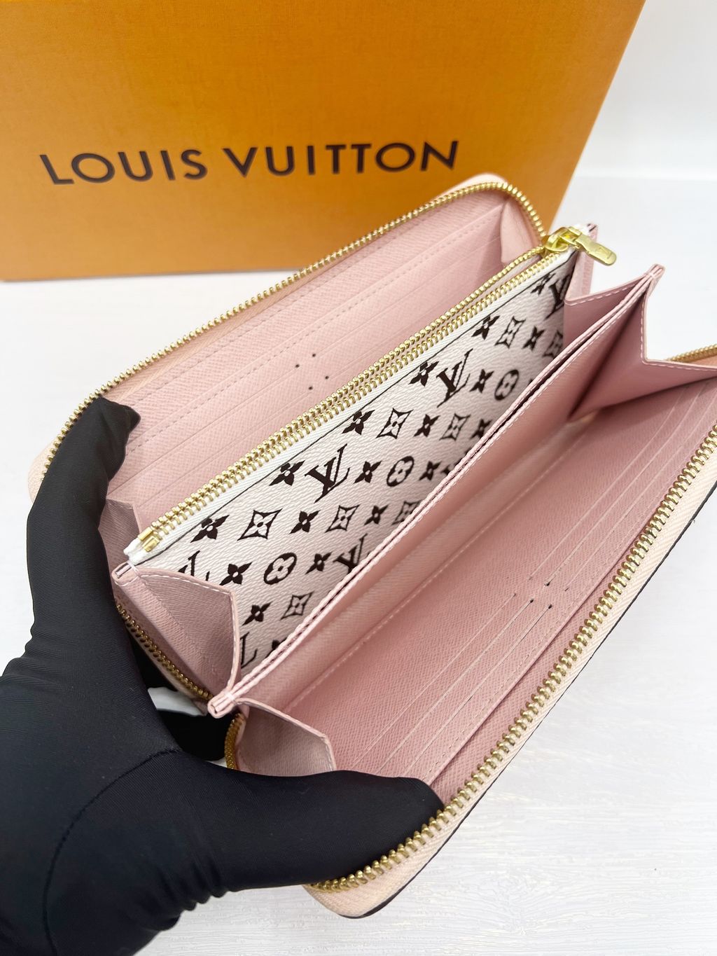 Wallet Louis Vuitton Zippy Red Patent Monogram 122120071