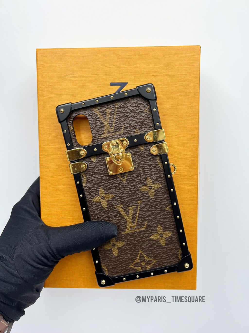 Louis Vuitton Monogram Canvas Eye Trunk iPhone X Case For Sale at