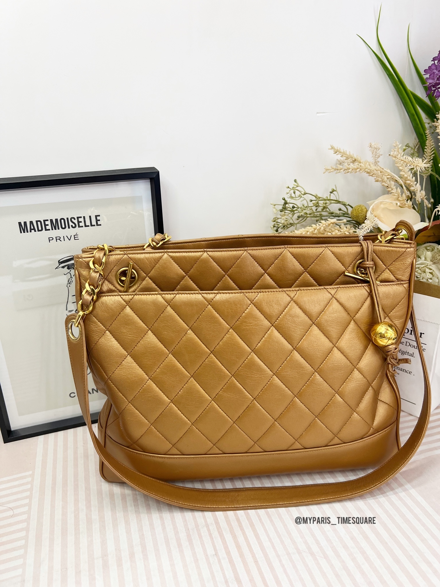 Chanel Vintage Gold Quilted Lambskin Leather Chain Shoulder Bag – My Paris  Branded Station-Sell Your Bags And Get Instant Cash