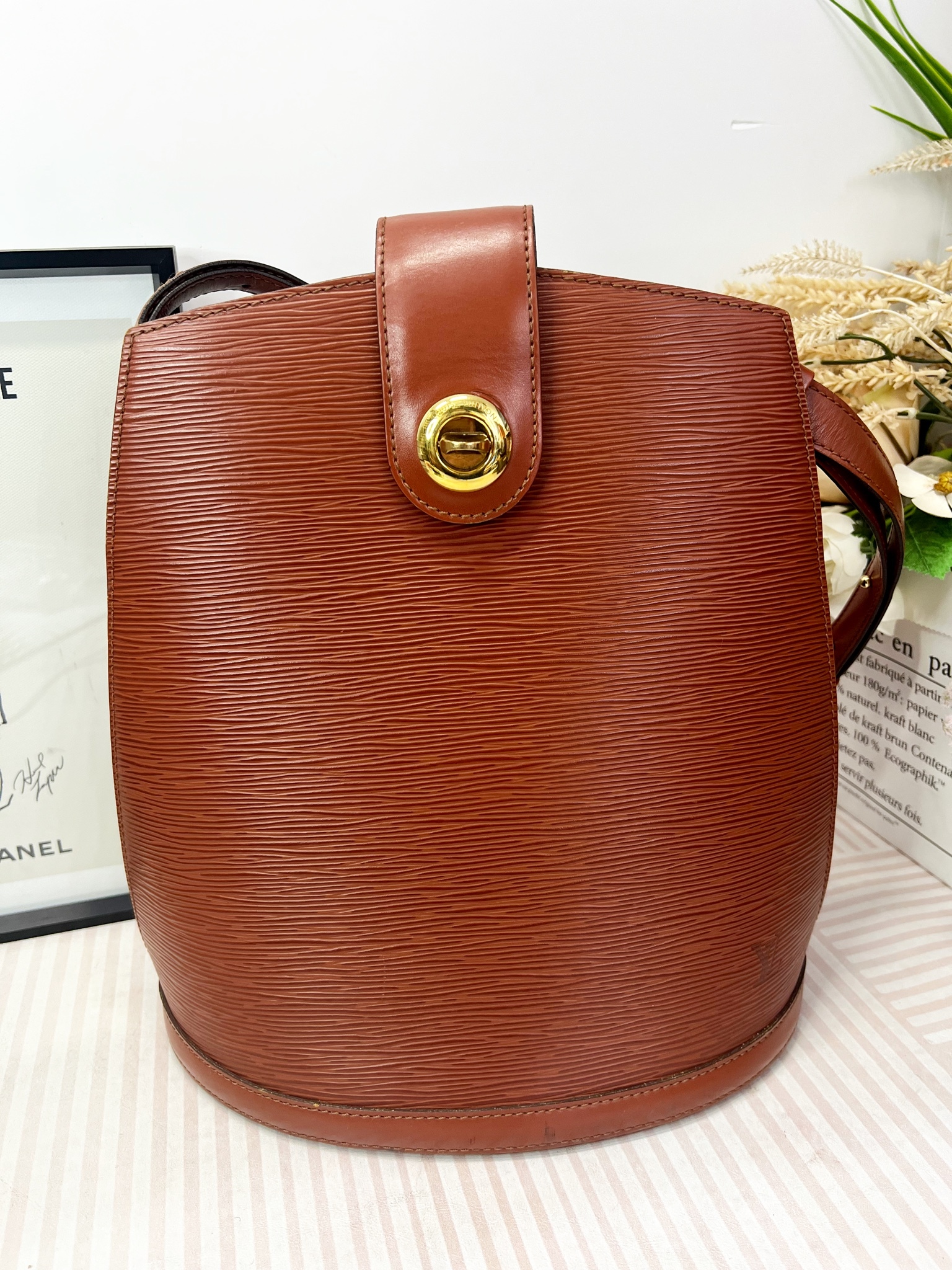 Louis Vuitton LOUIS VUITTON Cluny brown Epi leather shoulder Bag F379