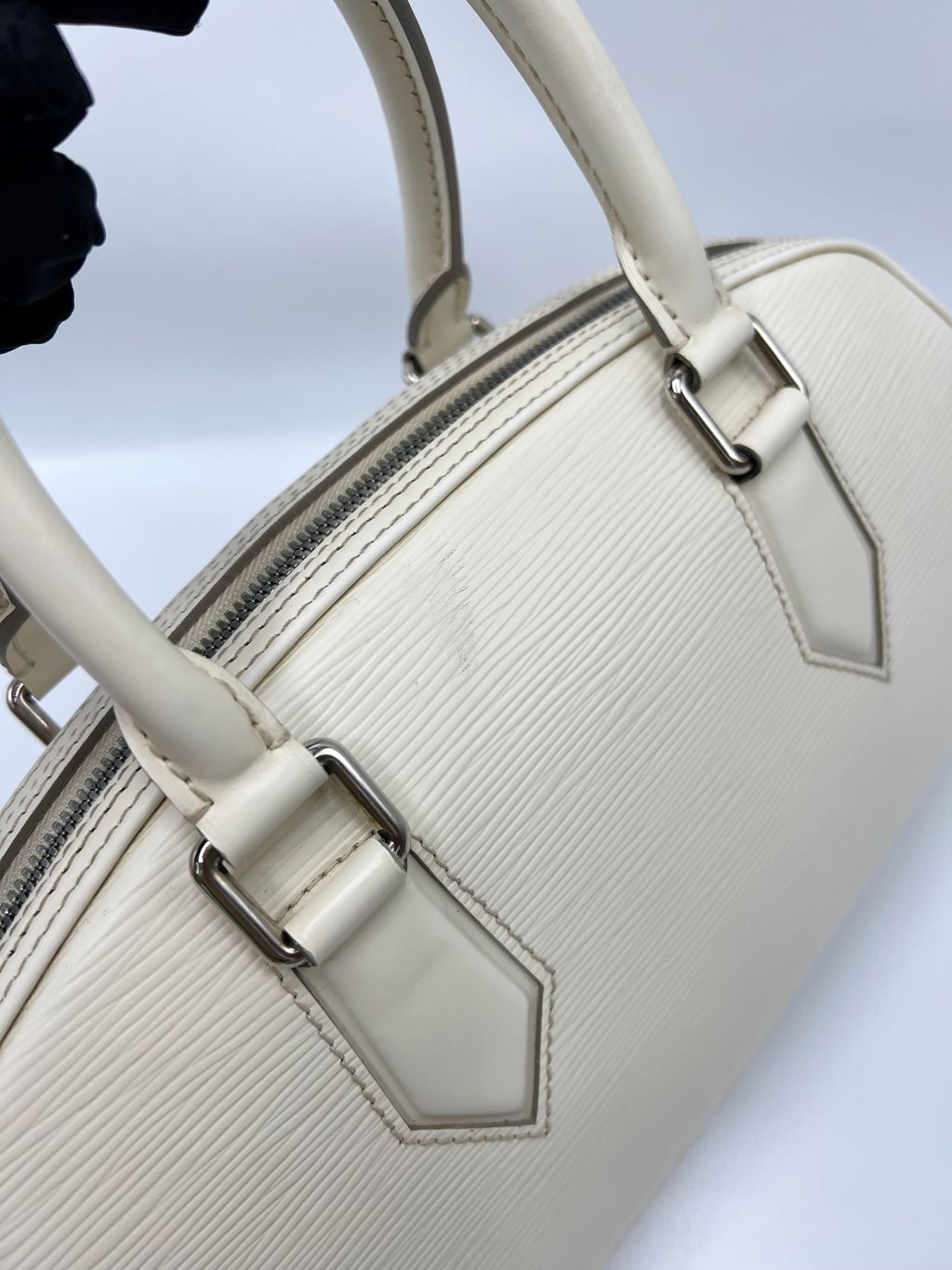 Louis Vuitton M5278J Epi Leather Ivory Jasmine Tote