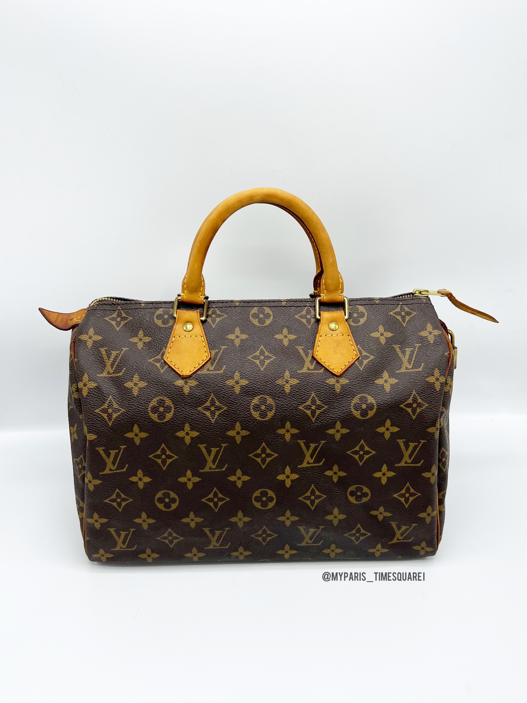 Louis Vuitton Speedy Bag  The 10 Iconic Bags Fashion Girls Would Kill to  Own  POPSUGAR Fashion Photo 4
