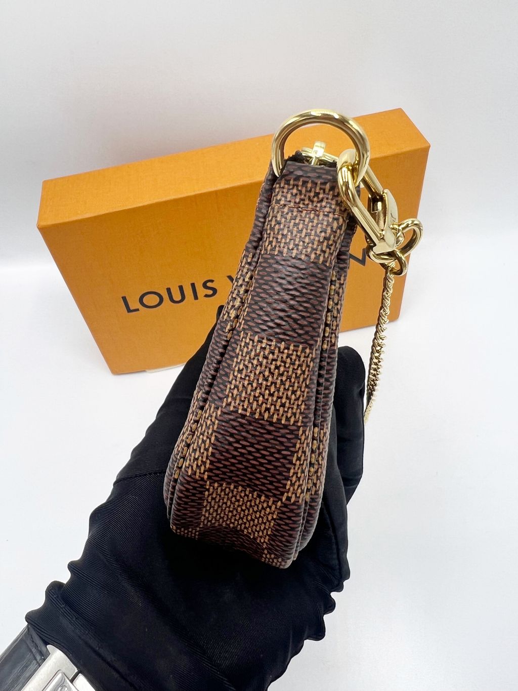 Louis Vuitton Damier Ebene Mini Pochette Accessoires - Klueles