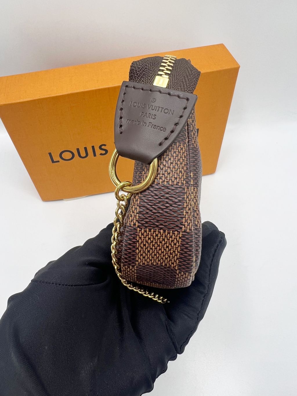 Authentic Louis Vuitton Damier Ebene Mini Pochette Accesories F/S DHL EMS