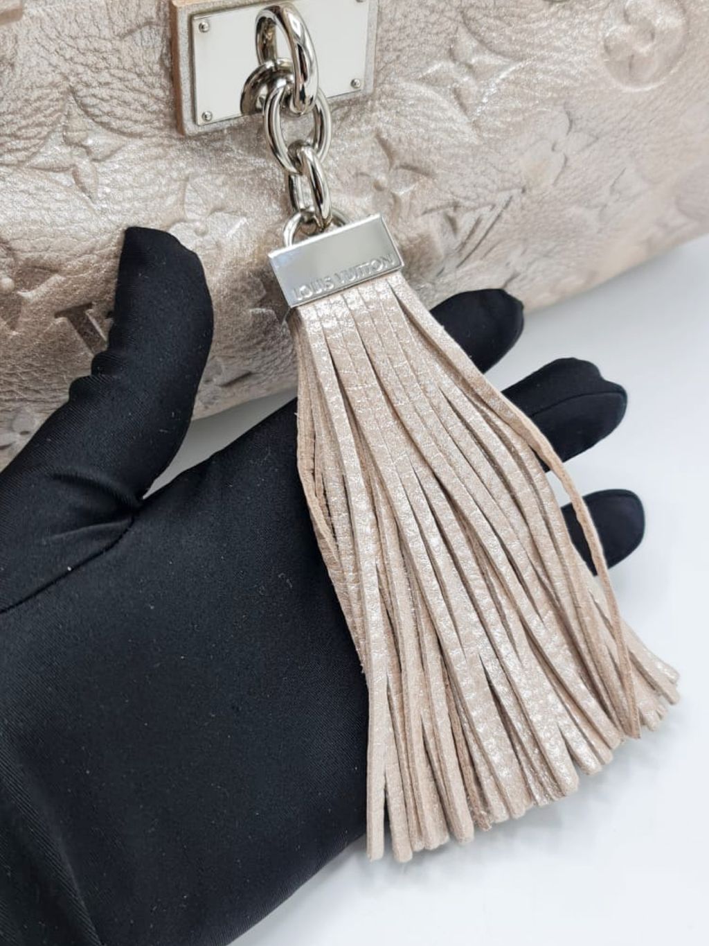 Louis Vuitton Shimmer Peach Monogram Comete Bag – The Closet