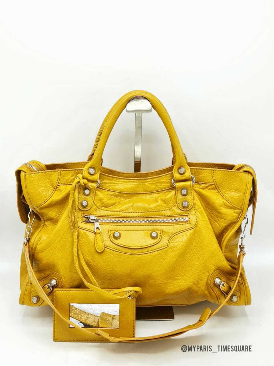 Bekræftelse Kong Lear indsprøjte Balenciaga Yellow Lambskin Leather Classic City Bag – My Paris Branded  Station-Sell Your Bags And Get Instant Cash
