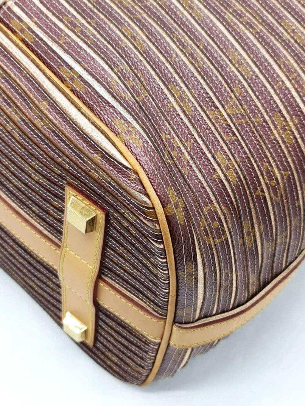 Louis Vuitton Limited Edition Kaki Monogram Eden Noe Bag, Luxury, Bags &  Wallets on Carousell