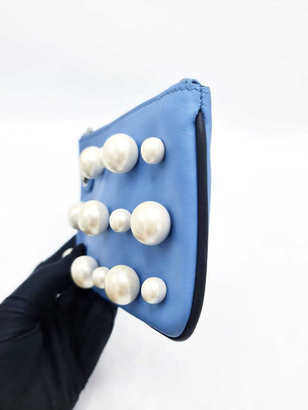 856bfd23-b7c1-4cbb-91d5-704dd5b632e3