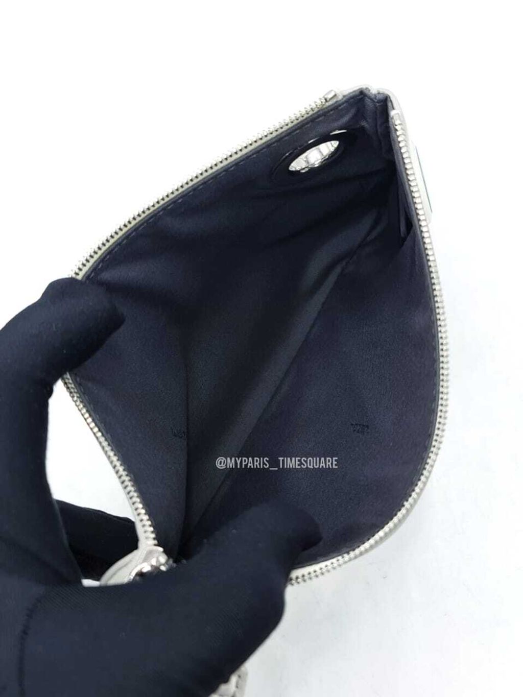 ffdc21f1-f4ff-4ef1-949b-28b390fc5d08