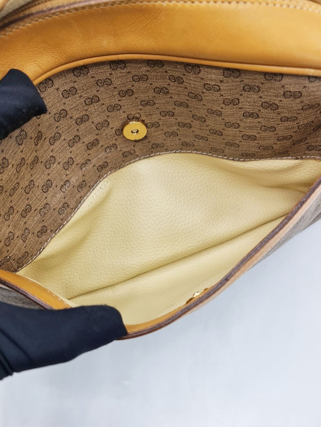 80f73f4e-1de6-436e-86c8-553afa39c483