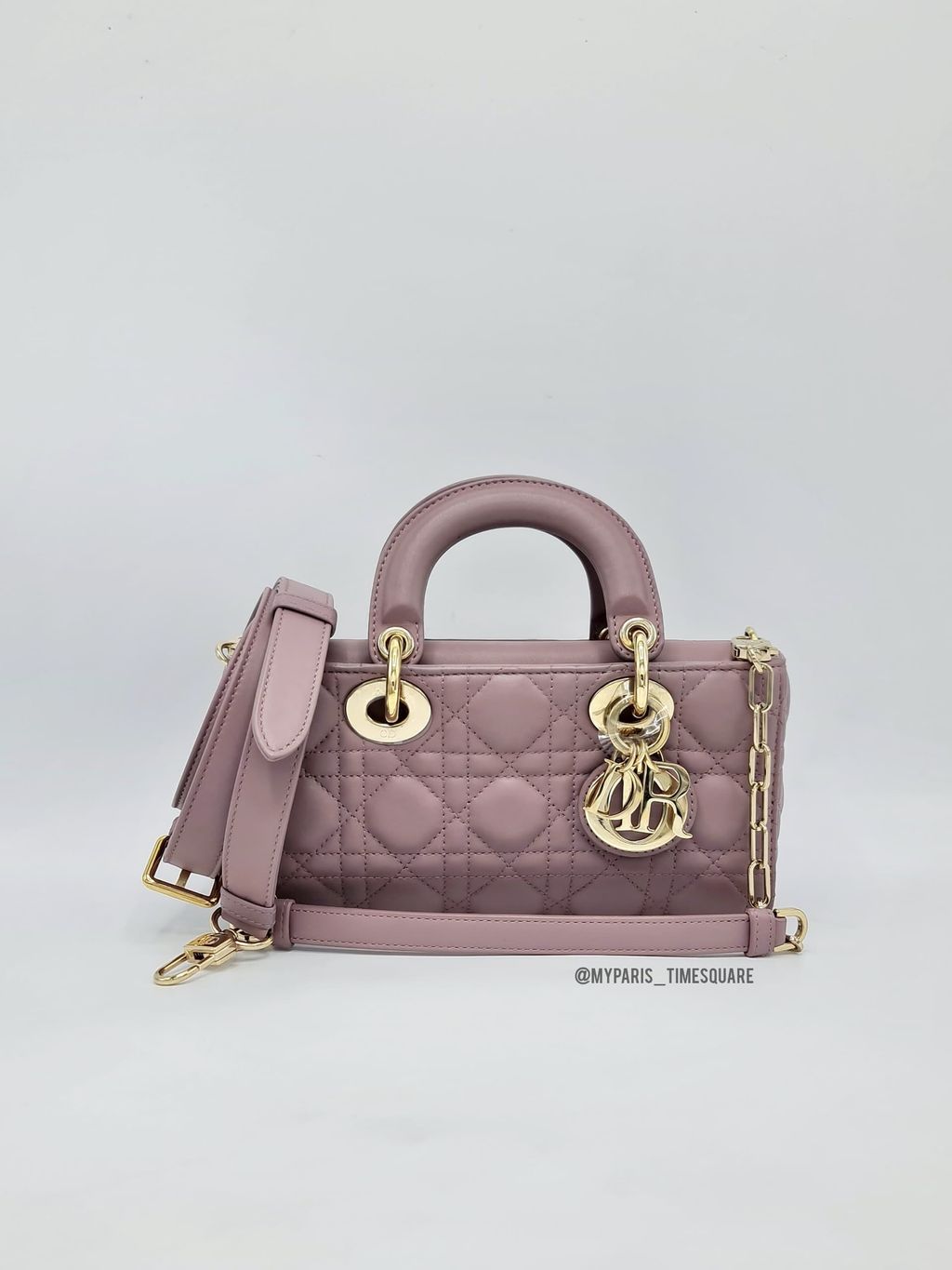 b6e78070-5a34-4454-94a3-51a1cd56f4f6