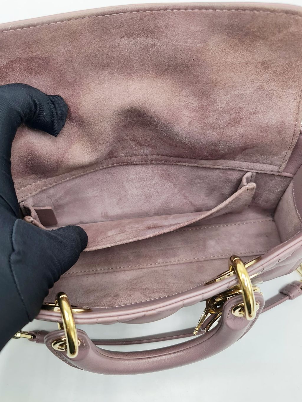 7ea0b037-d477-45b3-bf31-17608a9a7d6e