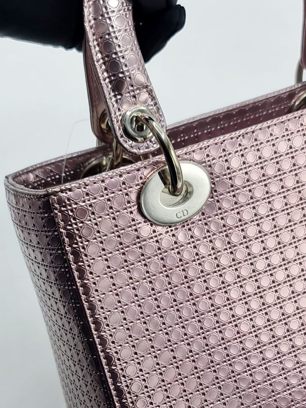 ab3fff20-be26-4d1b-94ff-c601d2c5d870