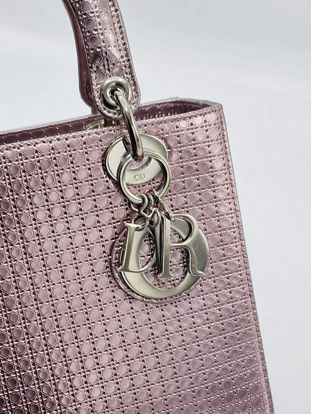 ce5a8990-35b3-49fa-81e3-6b7bc1e69fd3