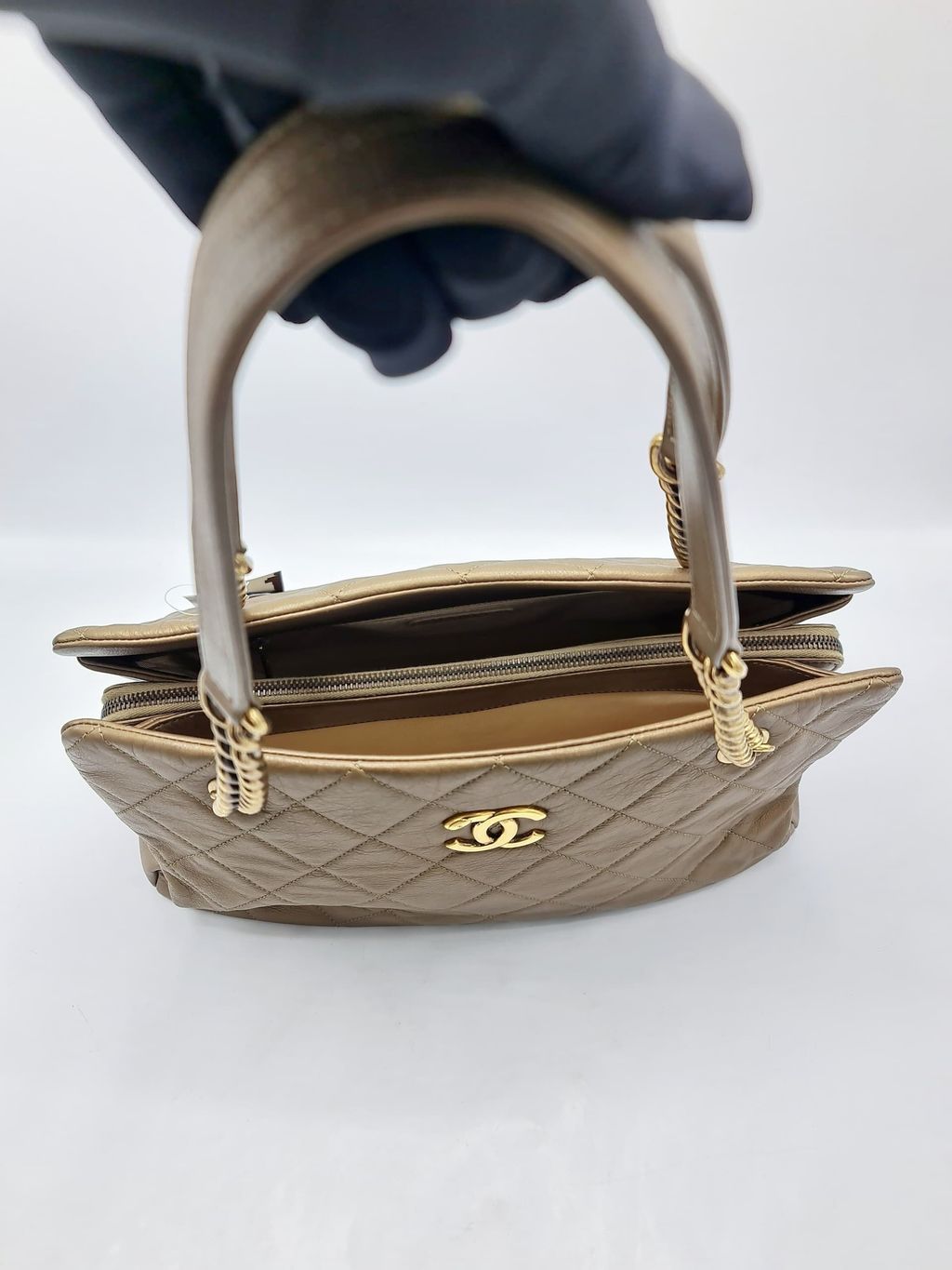 8b12274c-d207-44f8-aa64-f79f79341820