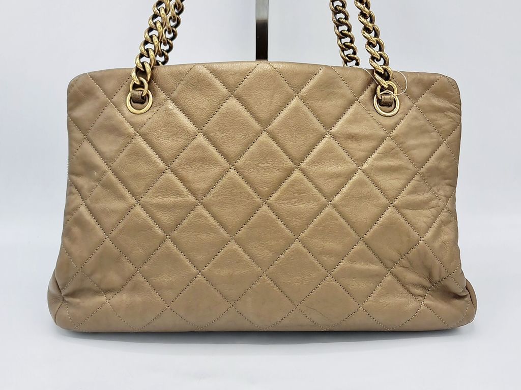 656c60ad-884d-4fe3-9be9-828e0bcf03e6